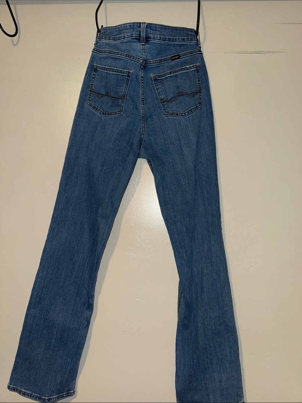 Wrangler Women's High-Rise Bootcut Stretch Jeans